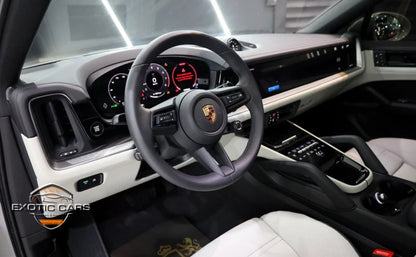 Porsche Cayenne Coupe 2025